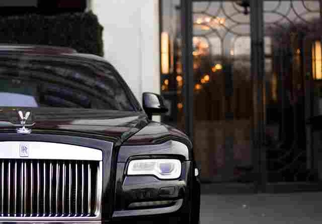 Luxury Cars with Good Gas Mileage